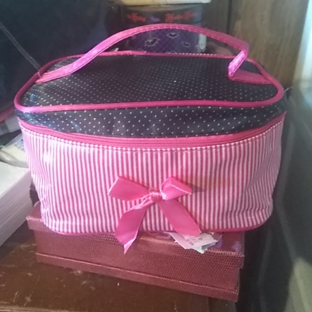 🆕SEXY Satin Hot Pink Color Travel Train Case